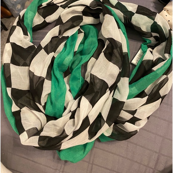 Scarves scarves scarves - Picture 12 of 13